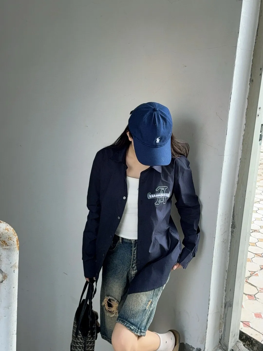 Louis Vuitton/ logo